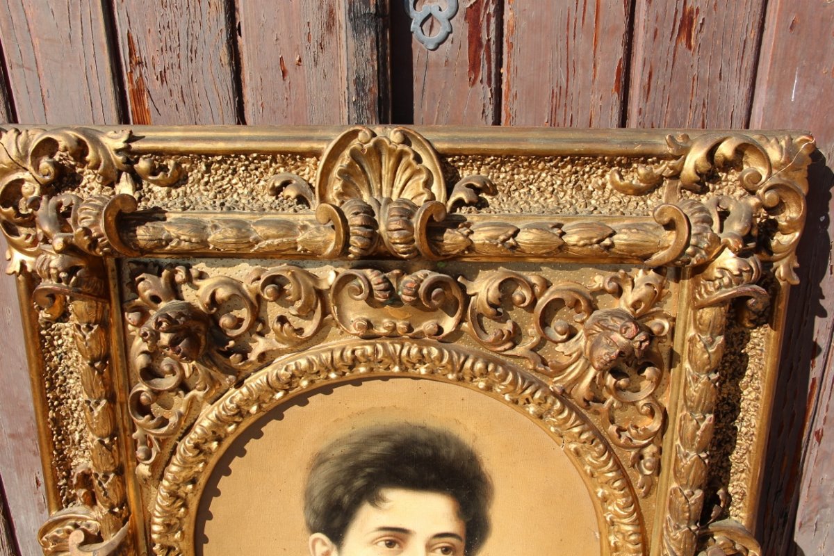 19th-century Portrait Of A Young Woman In A Stunning Gilded Wood Frame -photo-2