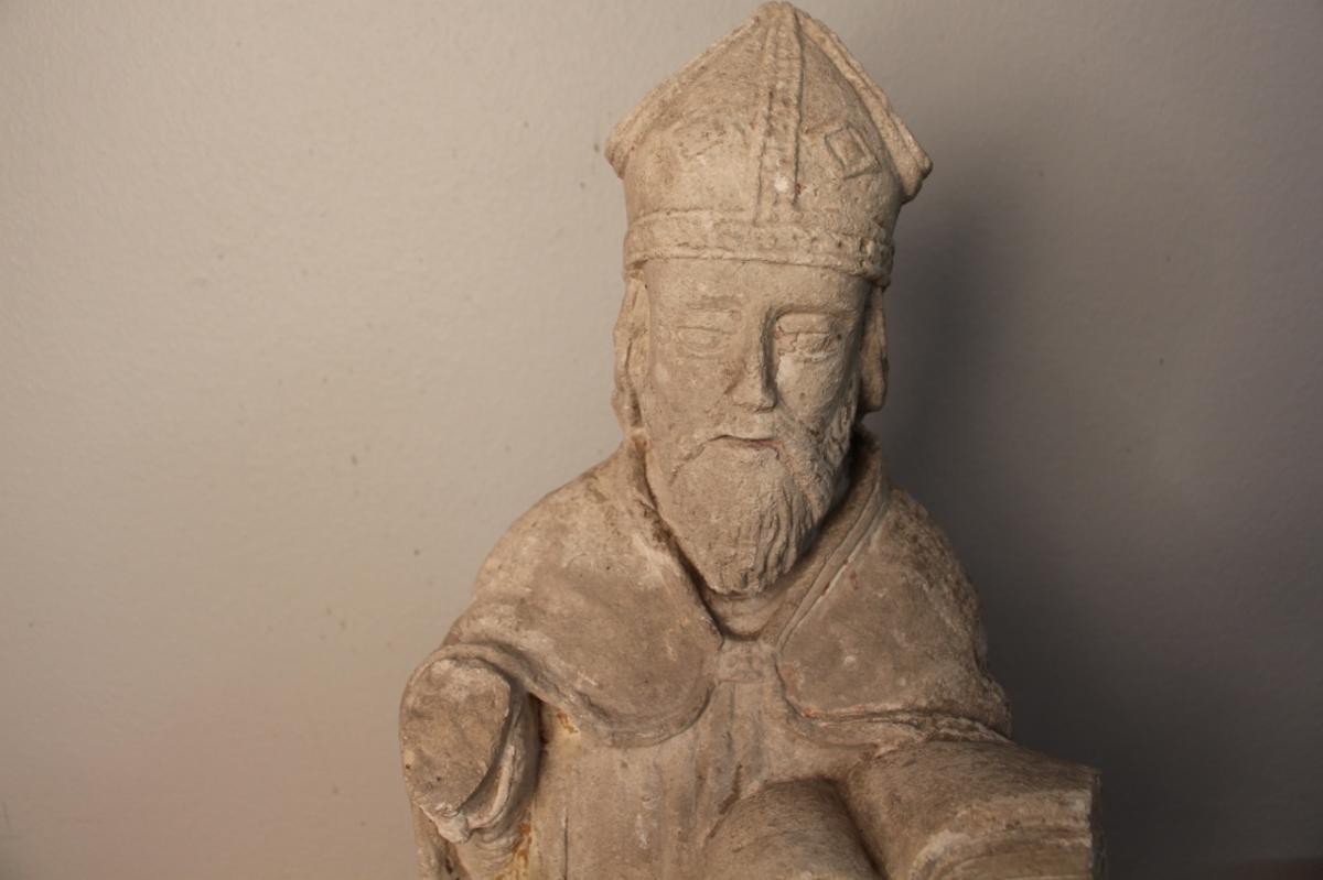 Stone Statue Representing A Bishop Or A Saint XVII-photo-4