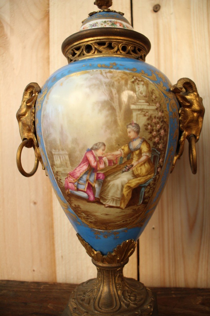 Paire De Vases En Porcelaine De Sèvres Et Bronze Doré XIXeme-photo-2