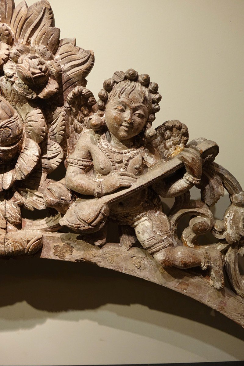 Arche en bois sculpté à deux anges musiciens, Inde , 19e S.-photo-4