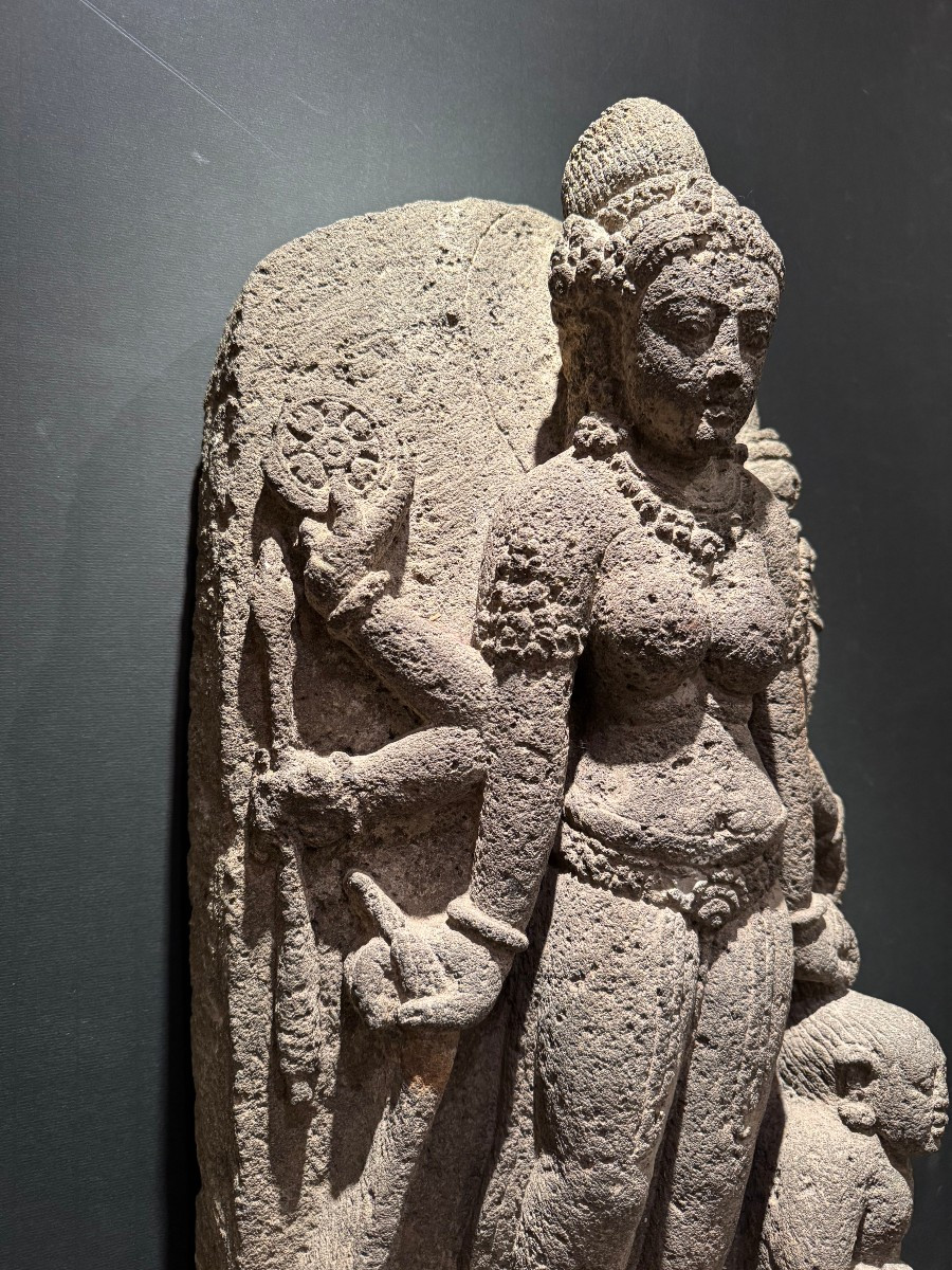 Statue Of Durga, Volcanic Tuff, India, 13th-14th Century.-photo-7