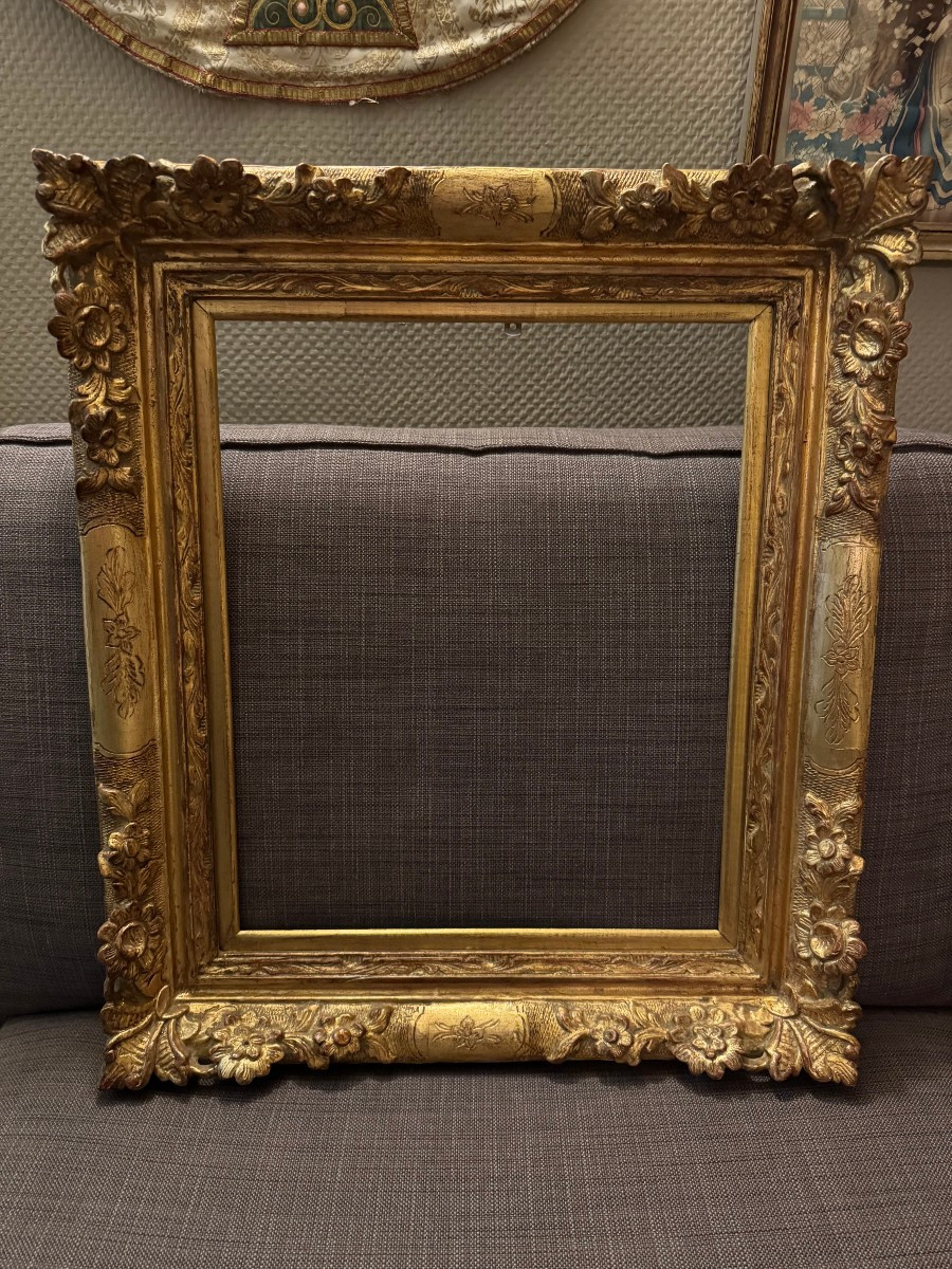 cadre à marguerites de style Louis XIV
