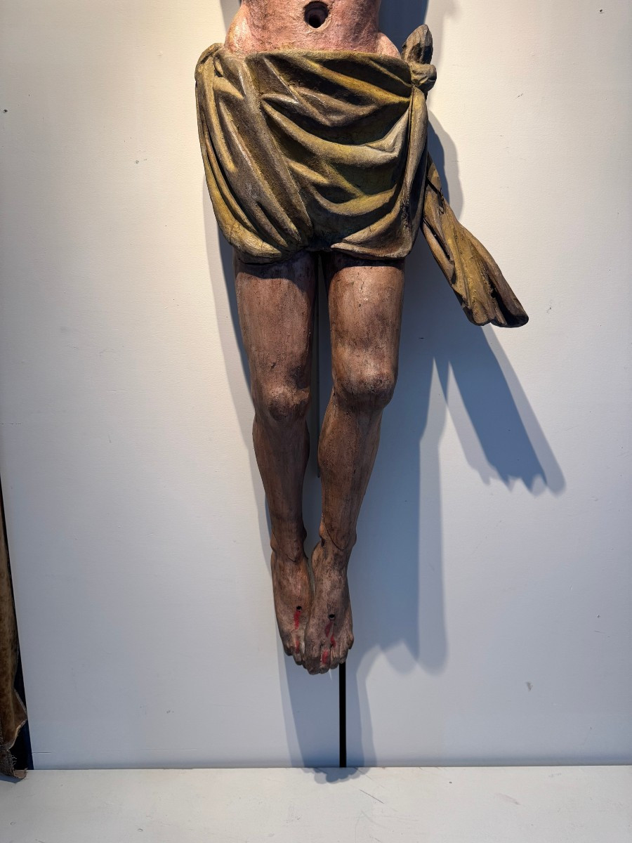 Très grand Christ  polychrome sculpté en ronde-bosse, France, XVIe s.-photo-4