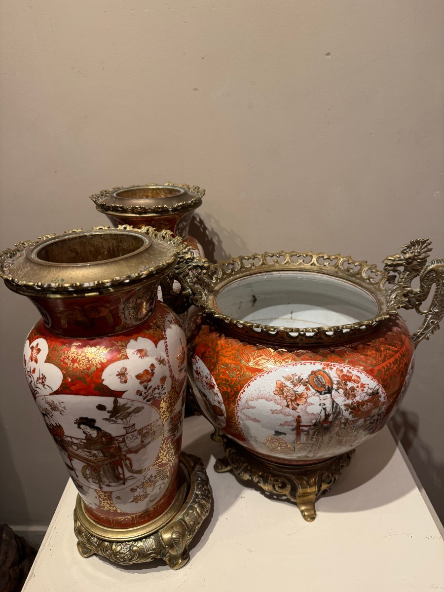 Ensemble de trois porcelaines Japonaises, epoque Meiji 1852-1912-photo-1