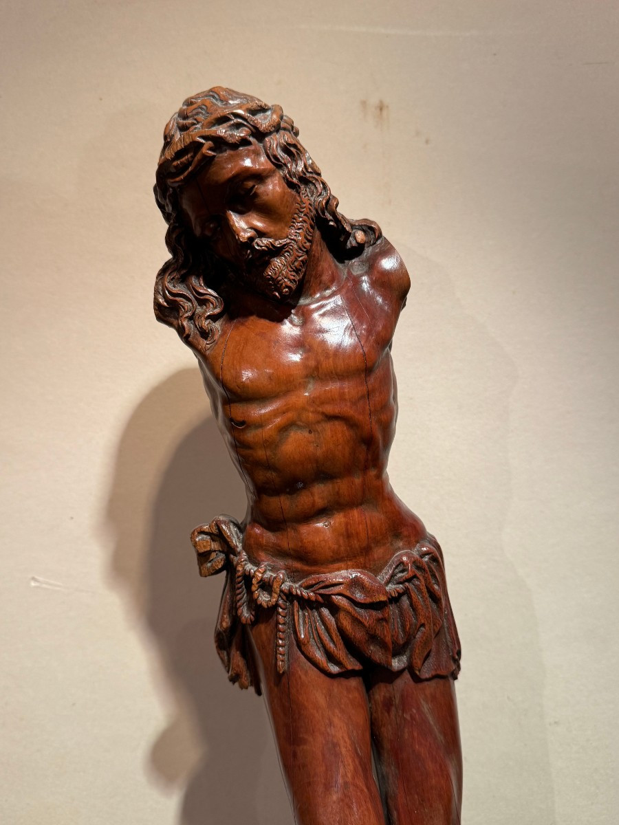Christ en croix, buis,  France, début 17e s.