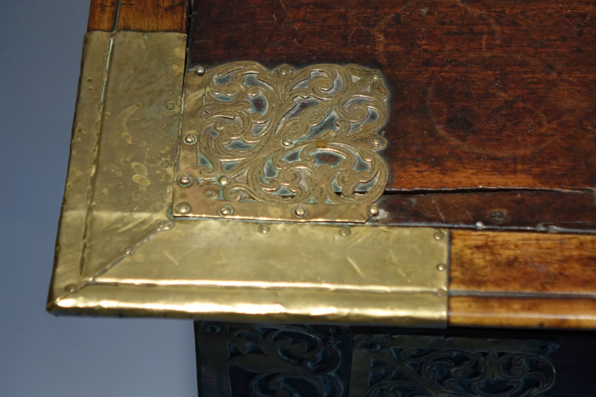 Chest And Its Legs In Teak, Holland, 17th C.-photo-4