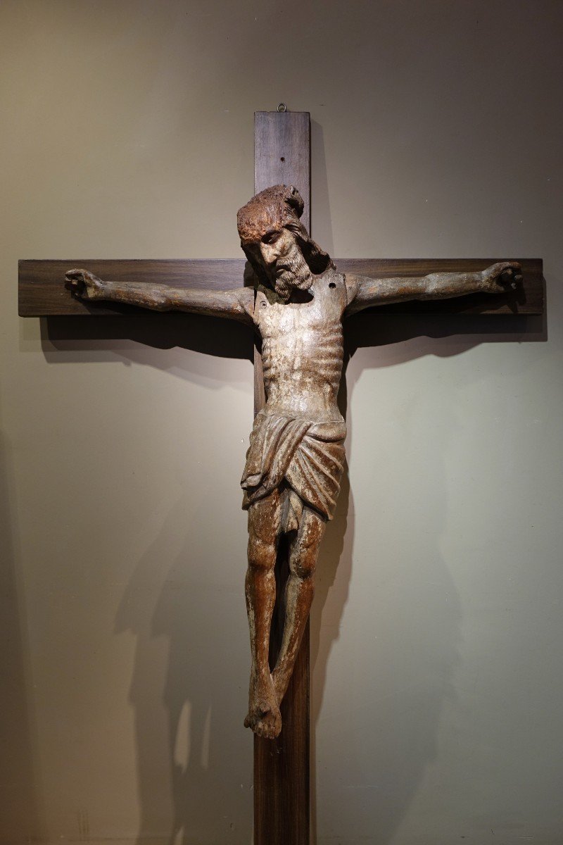 Grand Christ en bois de chêne, Bourgogne, 15e S.