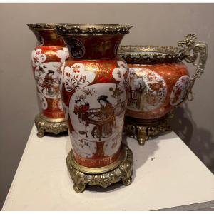 Ensemble de trois porcelaines Japonaises, epoque Meiji 1852-1912