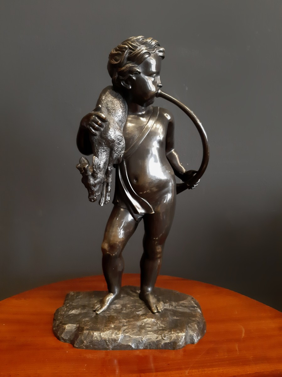 Putto Avec Corne Et Chevreuil, Bronze Patiné, 19ème Siècle