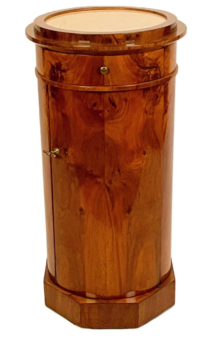 Somno / Armoire en forme de colonne, noyer, Biedermeier, XIXe siècle