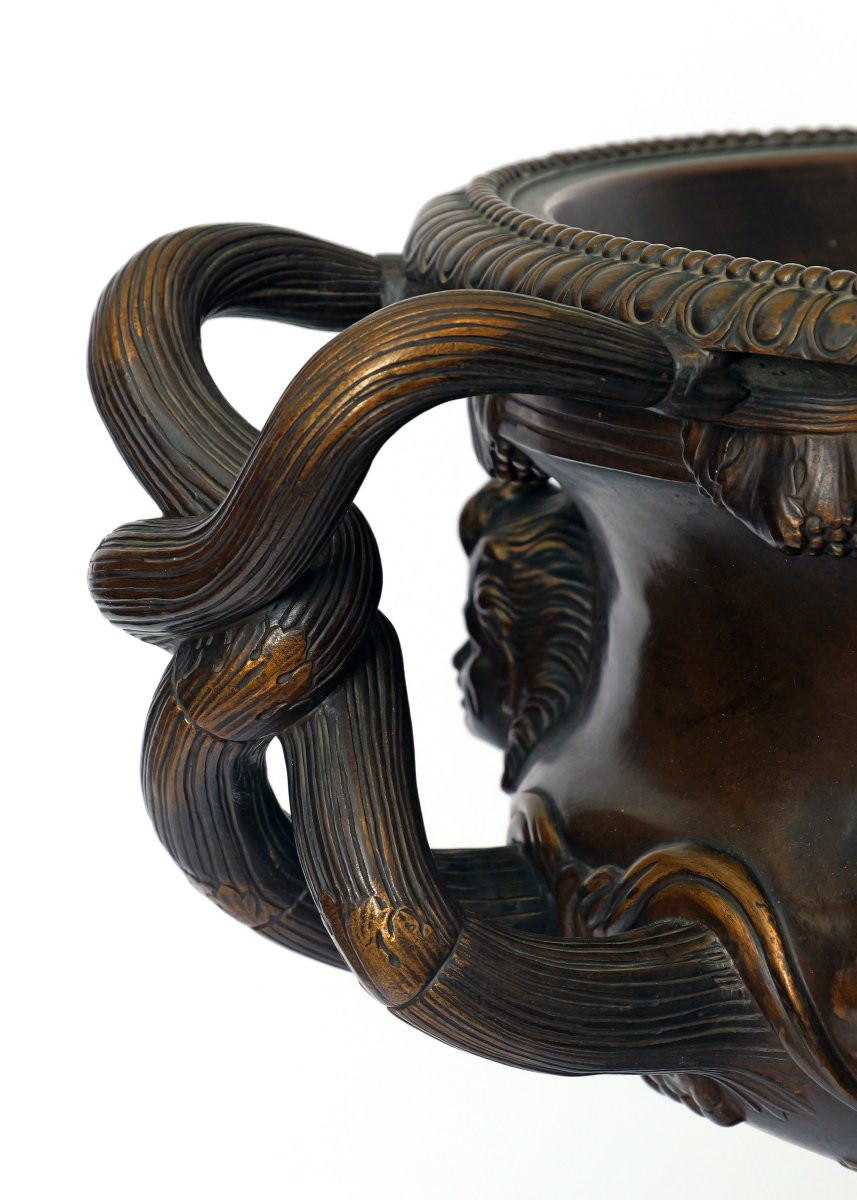 Vase Warwick en bronze patiné avec relief, XIXe siècle-photo-2