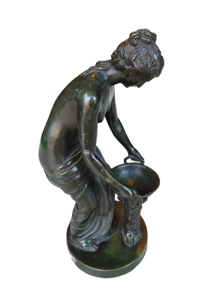 Nymphe avec une cuvette, bronze du XIXe siècle, Italie