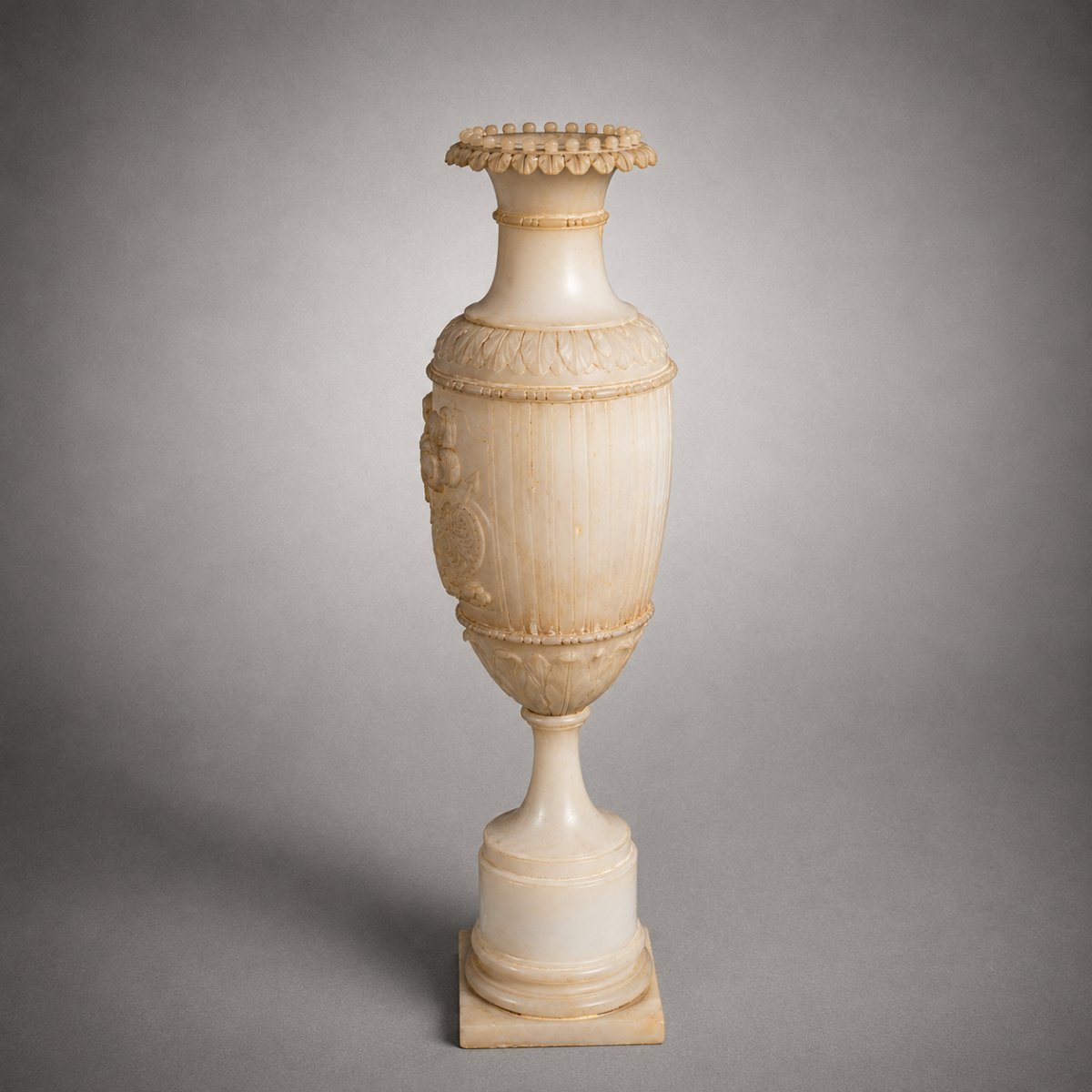 Paire de vases en albâtre , Milieu du XIXe siècle (1830),  Italie -photo-3