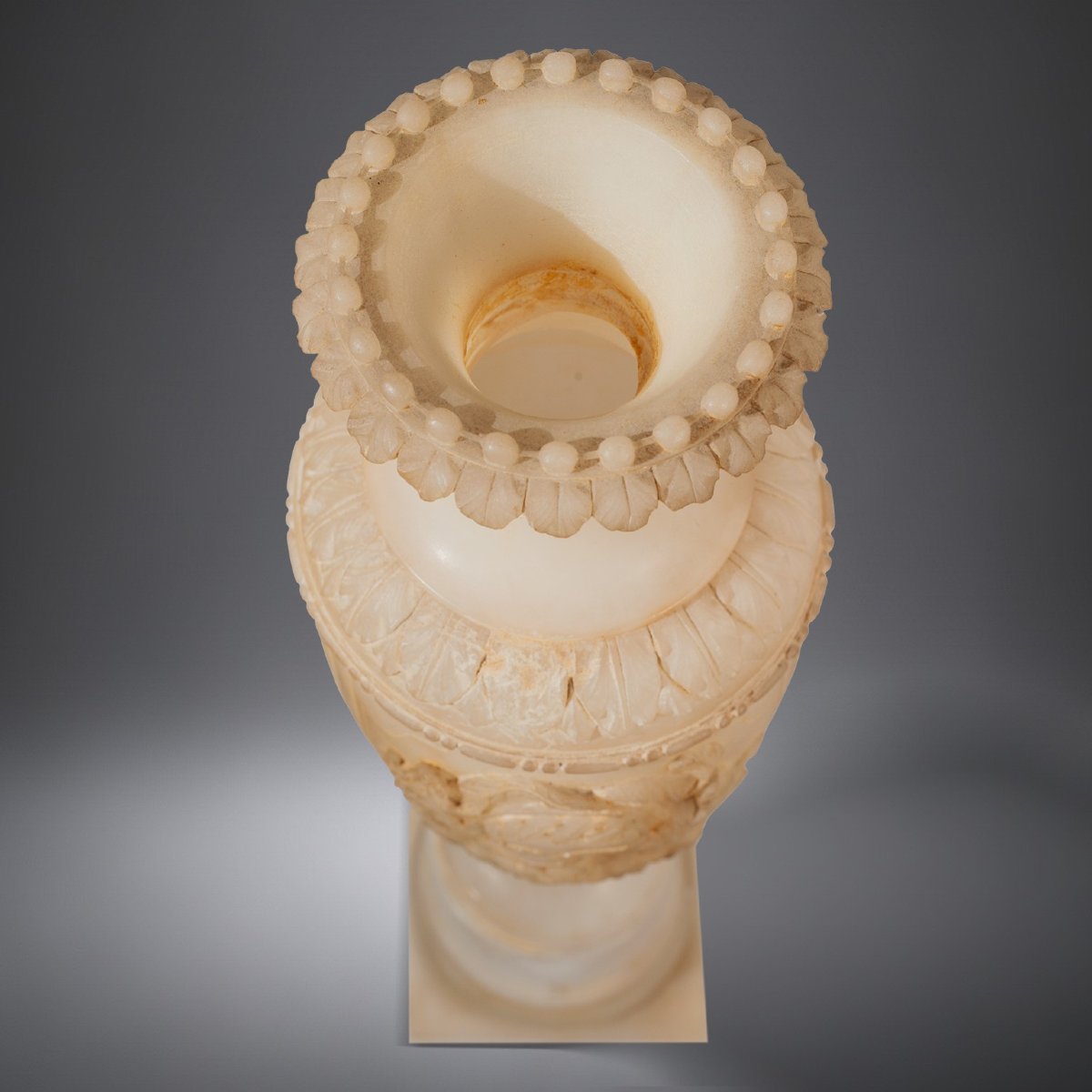 Paire de vases en albâtre , Milieu du XIXe siècle (1830),  Italie -photo-1