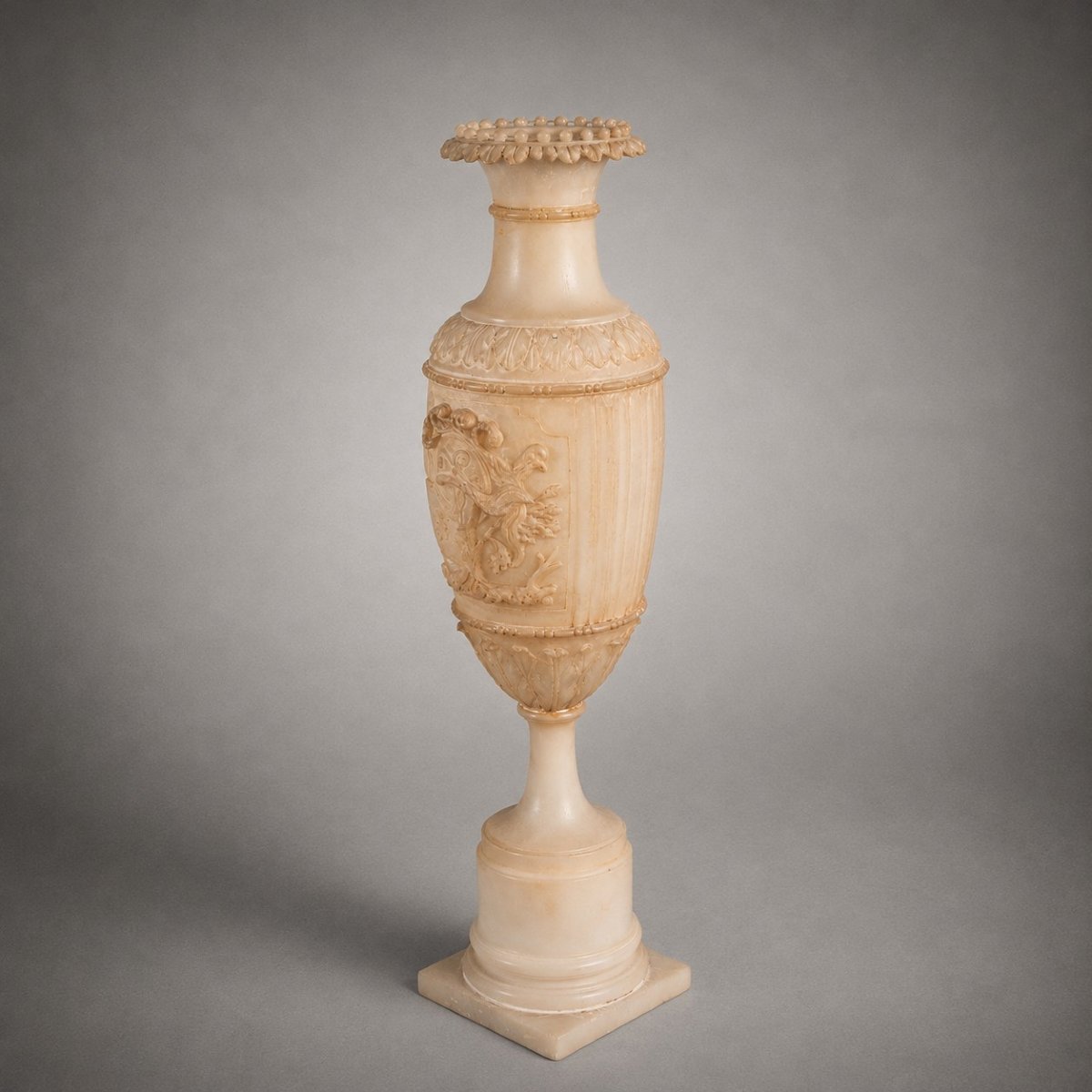 Paire de vases en albâtre , Milieu du XIXe siècle (1830),  Italie -photo-2