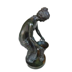 Nymphe avec une cuvette, bronze du XIXe siècle, Italie