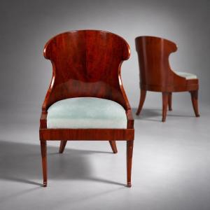 Paire de fauteuils anciens russes en acajou, vers 1810-1820 | Mobilier de style Empire russe