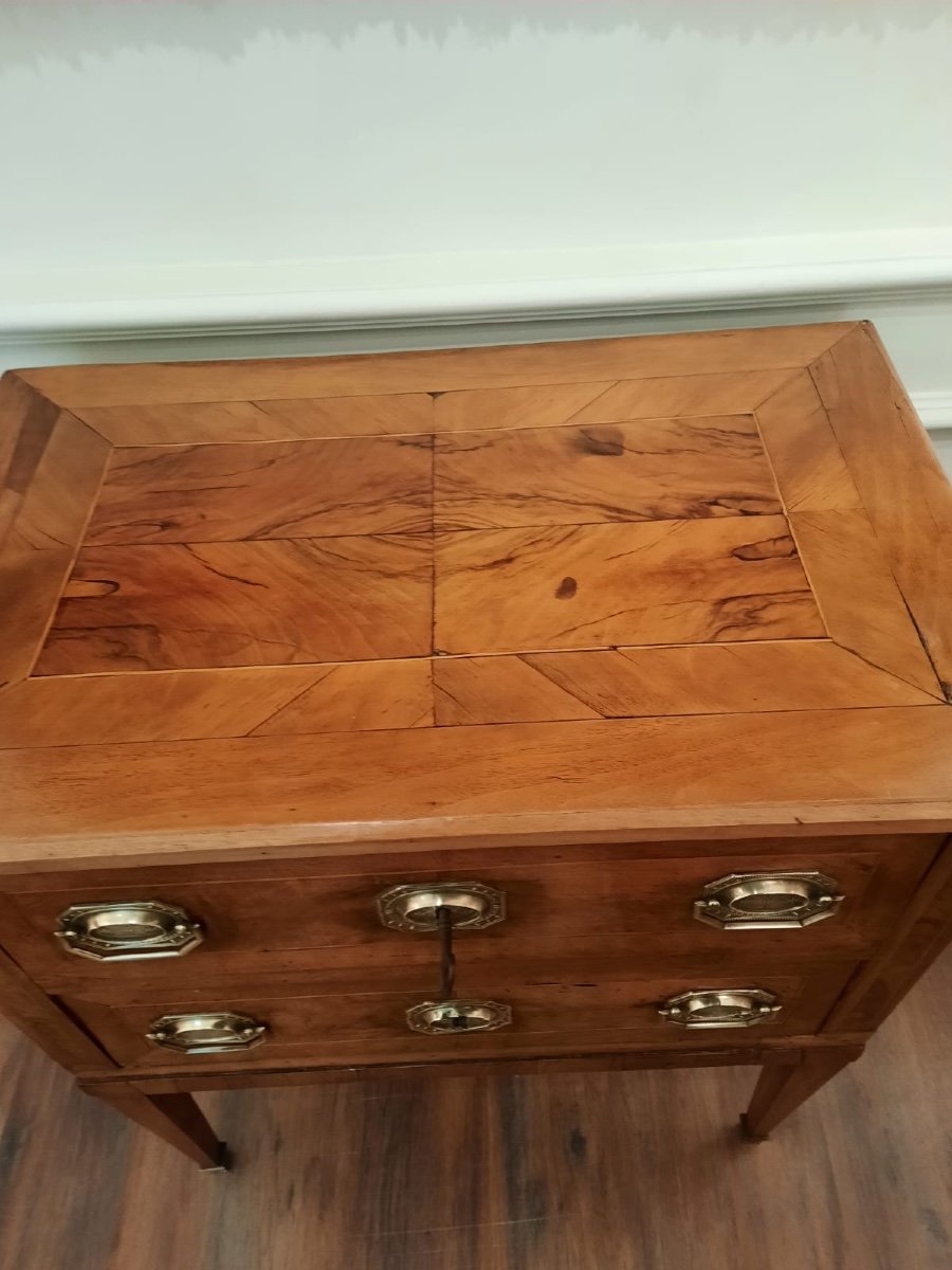 Petite Commode En Placage De Noyer. de style  Directoire.circa 1820. Vallée Du Rhône. XIXème-photo-2