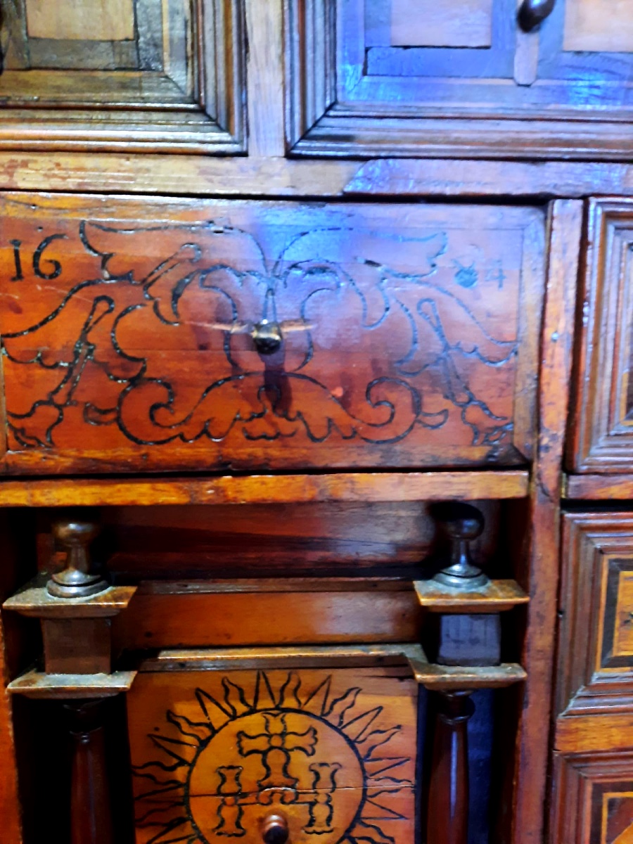Bargueno de Sacristie (cabinet Espagnol) daté du XVIIème 1684 en noyer-photo-3