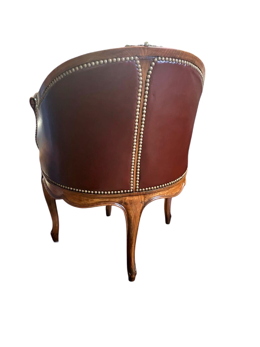 Fauteuil de bureau XIXème siècle en noyer monté cuir de style Louis XV.-photo-3