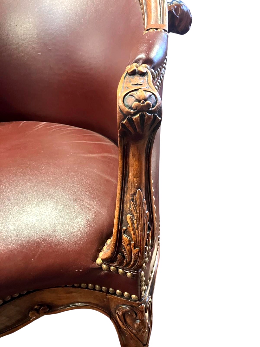 Fauteuil de bureau XIXème siècle en noyer monté cuir de style Louis XV.-photo-2