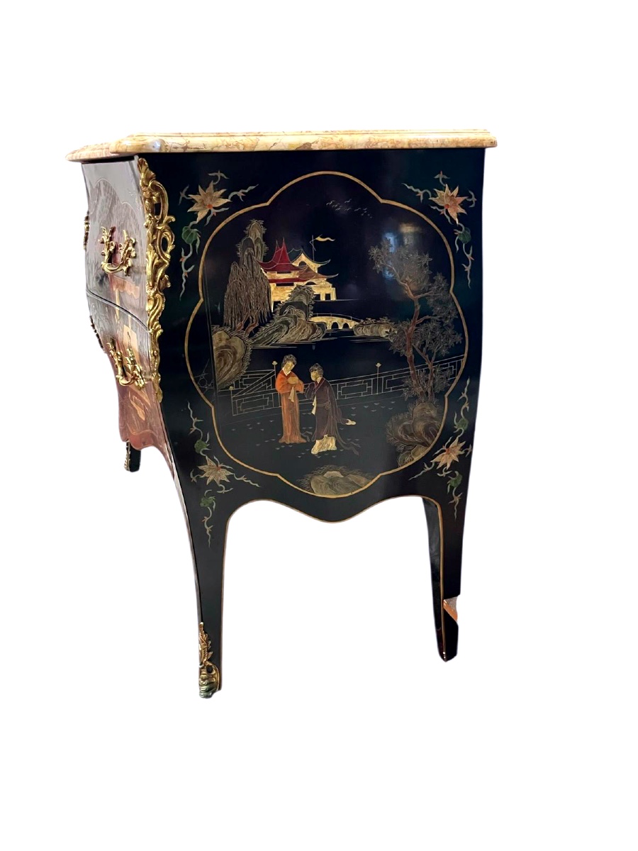 Louis XV Style Chinese Lacquer Commode With Curved Front. 20th Century.-photo-3