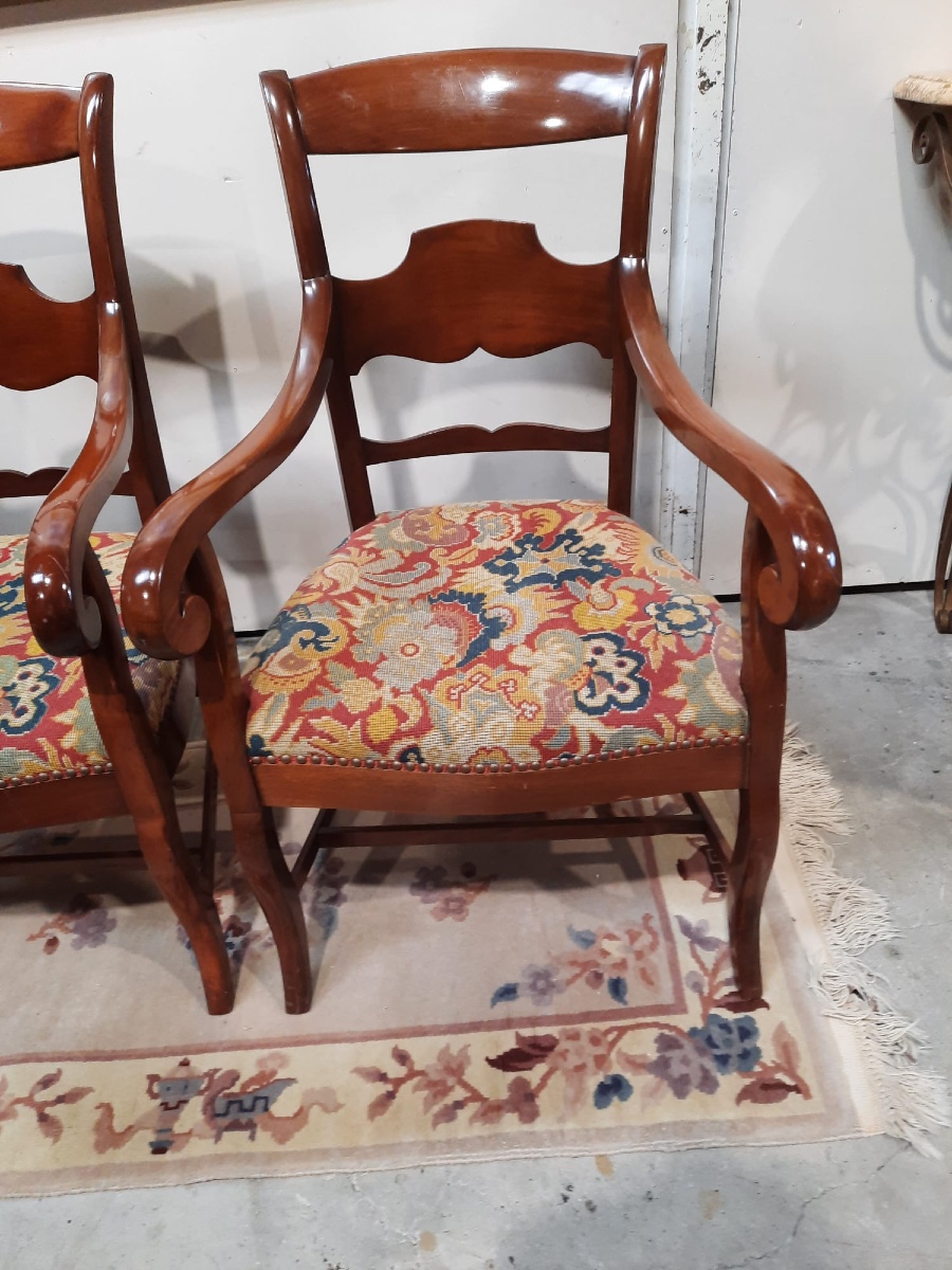Paire de sièges Louis Philippe XIXème siècle en acajou : tapisserie au petit point-photo-2