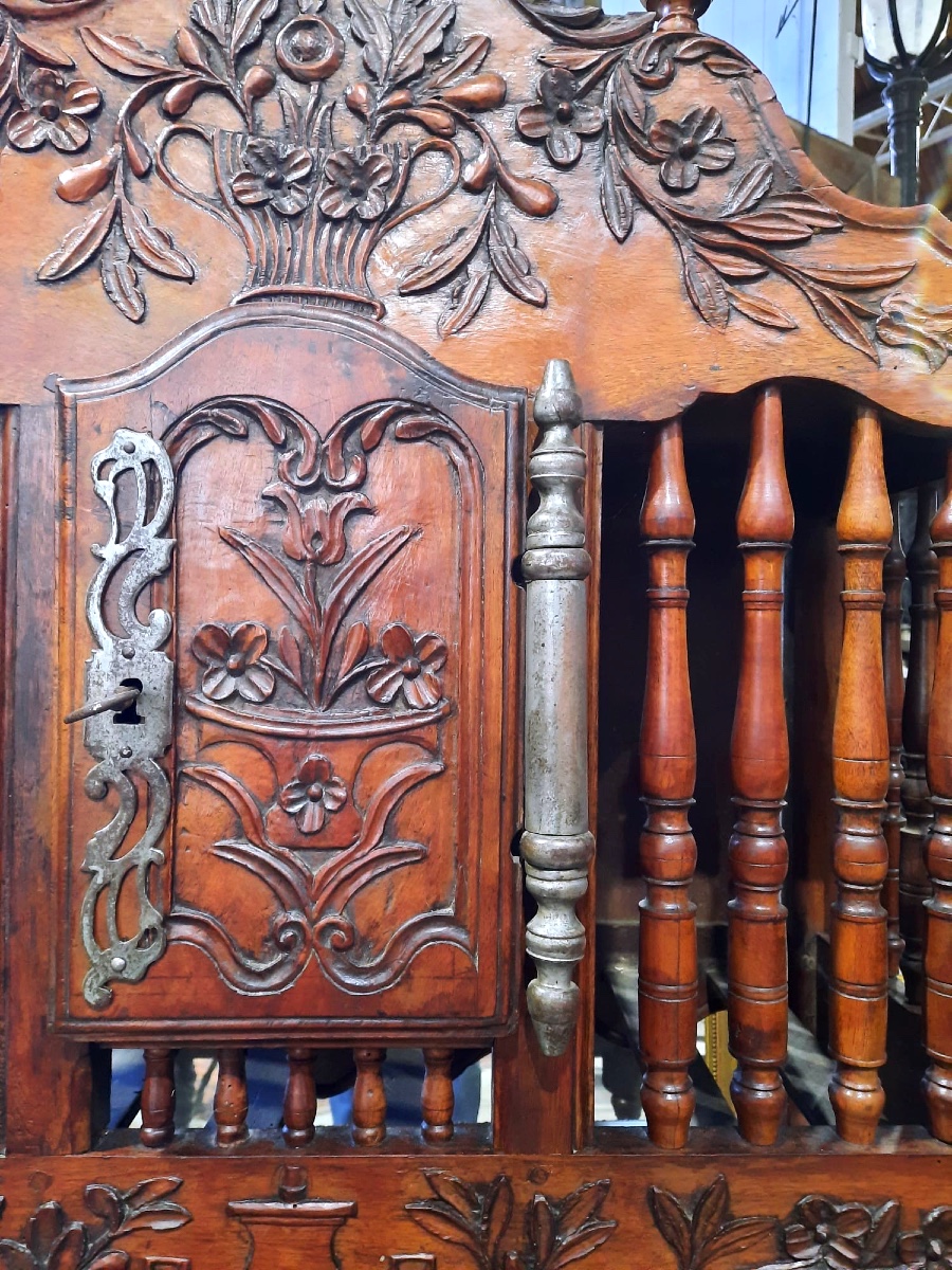 Provencal Walnut Pantier, Louis XV Style, Nîmes Region. 18th Century-photo-2