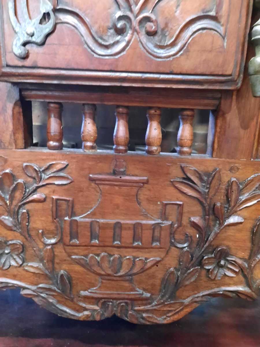Provencal Walnut Pantier, Louis XV Style, Nîmes Region. 18th Century-photo-4