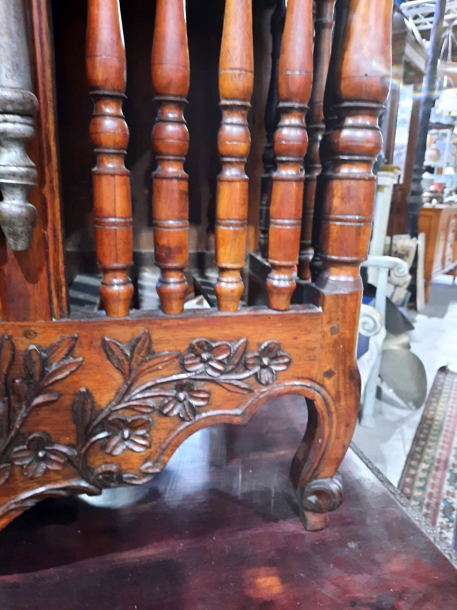 Provencal Walnut Pantier, Louis XV Style, Nîmes Region. 18th Century-photo-1