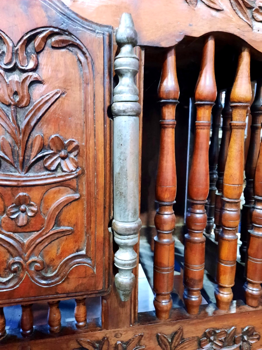 Provencal Walnut Pantier, Louis XV Style, Nîmes Region. 18th Century-photo-2