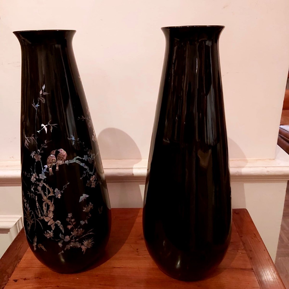 Pair Of Japanese Vases In Black Lacquer. Period 20th Century-photo-1
