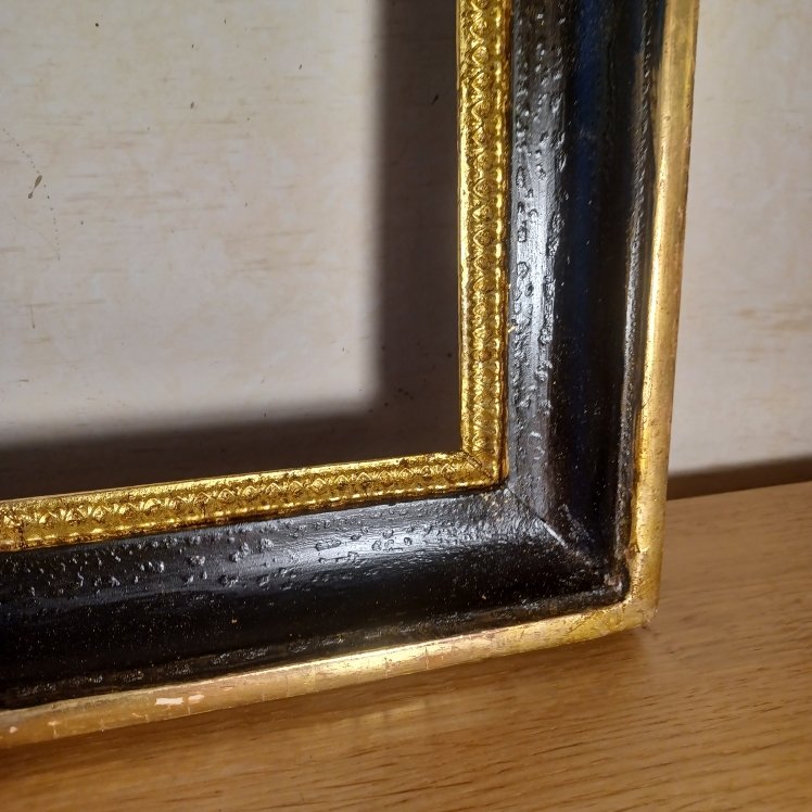 CADRE ANCIEN EN BOIS DORE ET LAQUE NOIR D'EPOQUE LOUIS XVI-photo-2