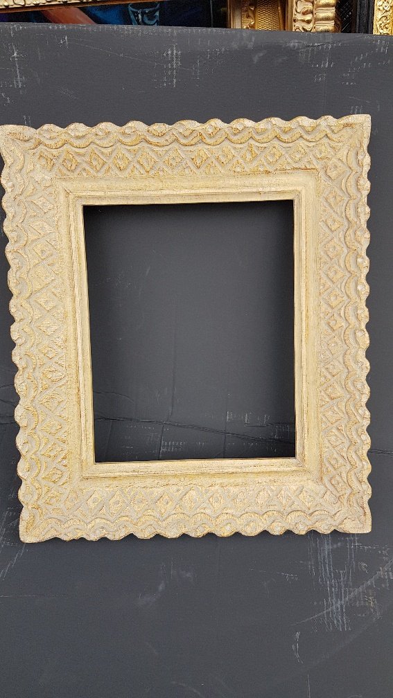 Contemporary Style Montparnasse Frame