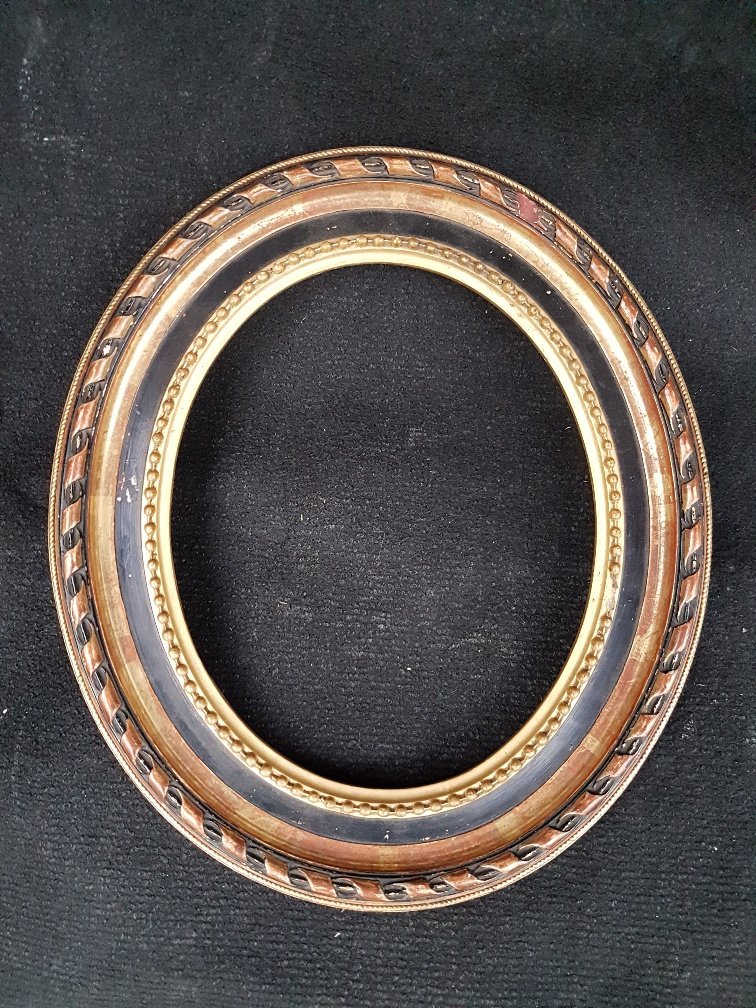Louis XVI Style Oval Frame