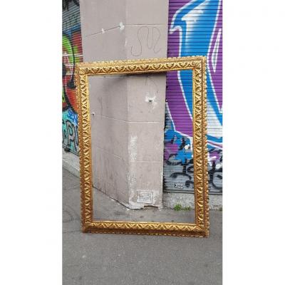 Cadre Espagnol Du 17 ème Siècle En Bois Sculpté Et Doré