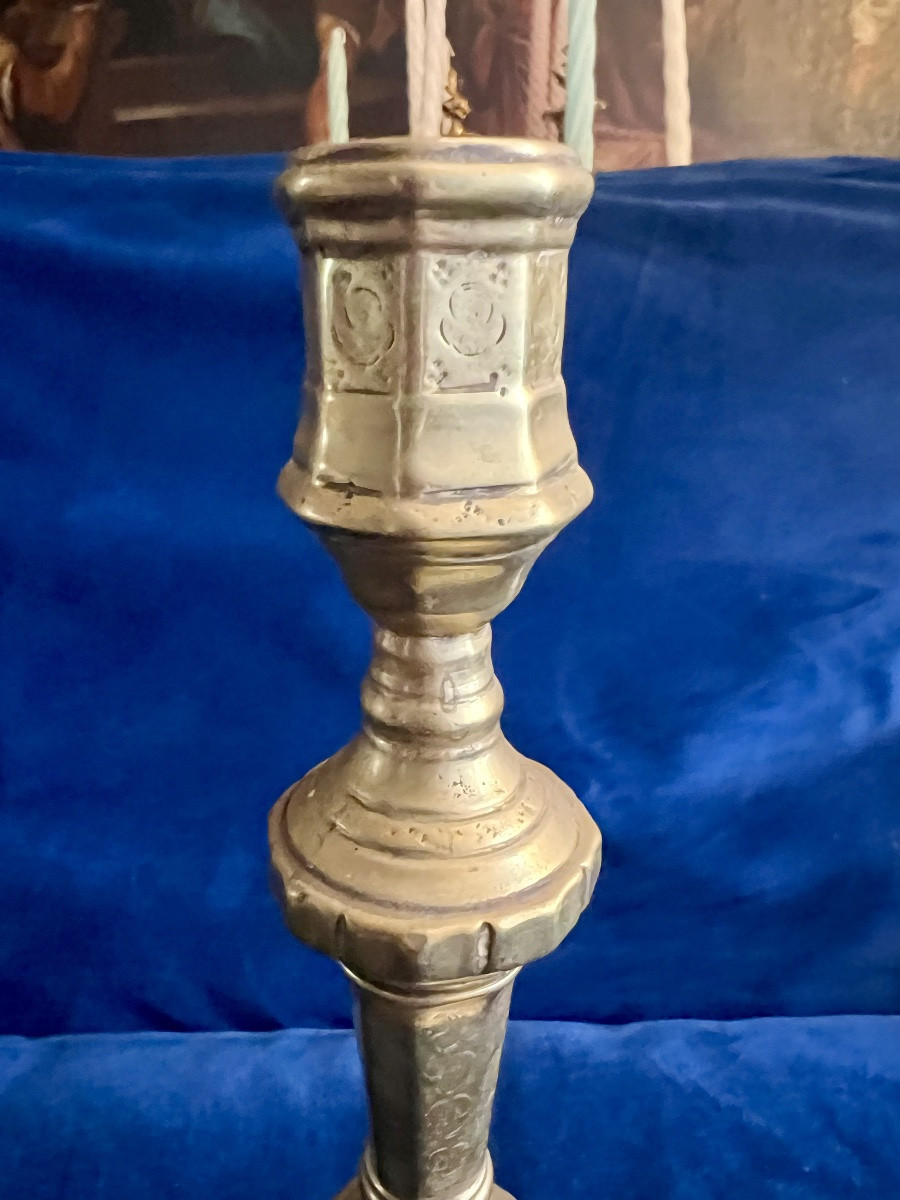 Paire de bougeoirs en bronze doré époque Louis XIV-photo-4