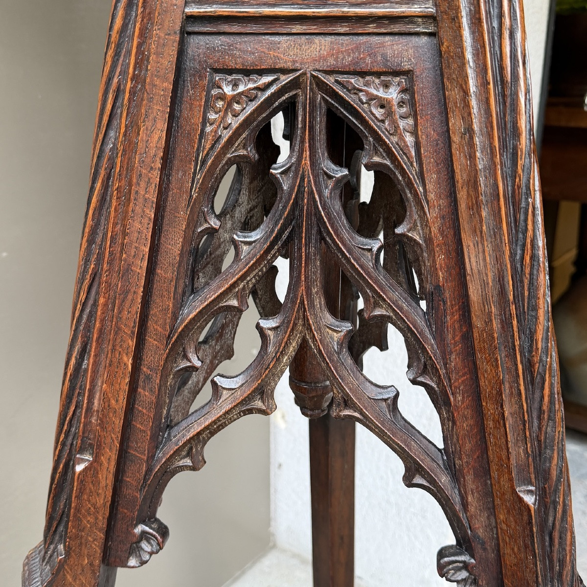 Néo-gothic Pedestal-photo-2