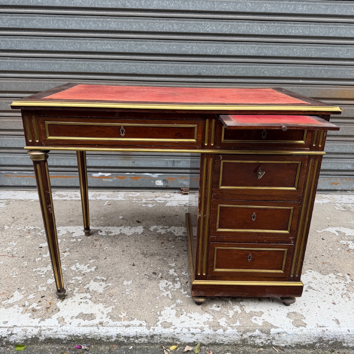 Desk With Storage Drawers