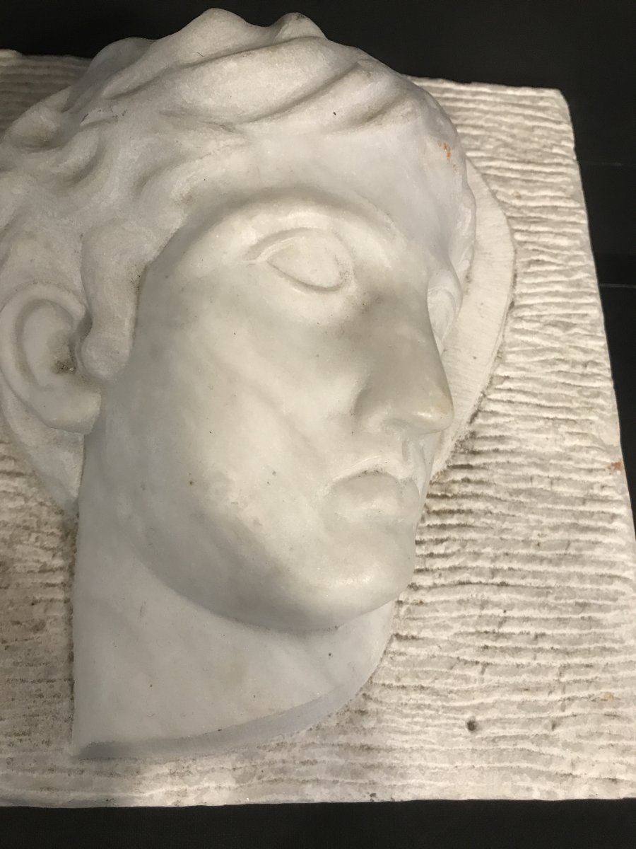 Profil  De Jeune éphébe En Marbre Blanc
