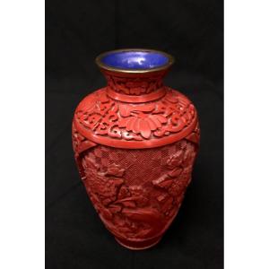 Petit Vase En Laque Rouge Sculpté Fleurs Chine