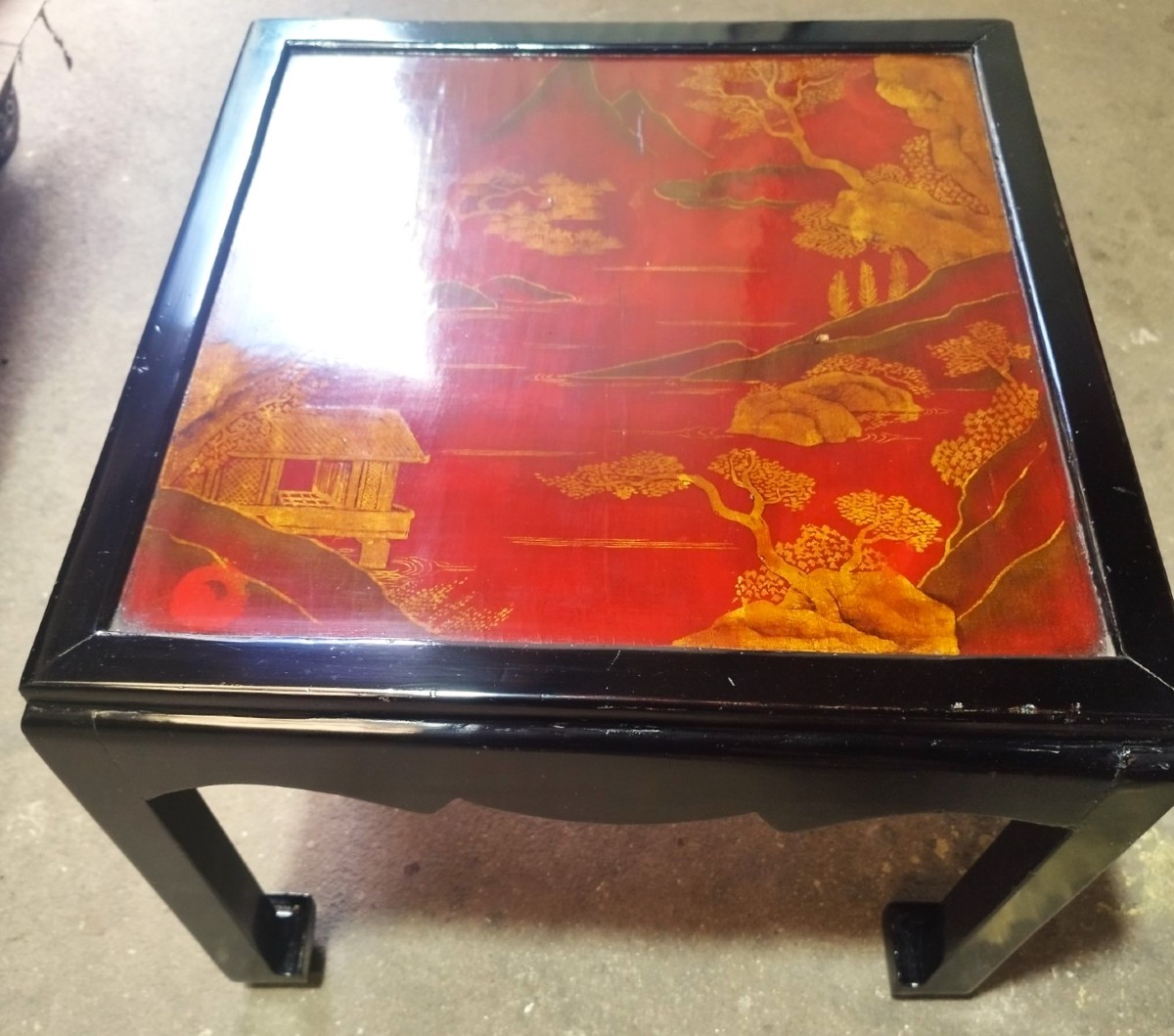 Small Red And Gold Lacquer Table On A Black Base, With Landscape Decor, Late 19th Century