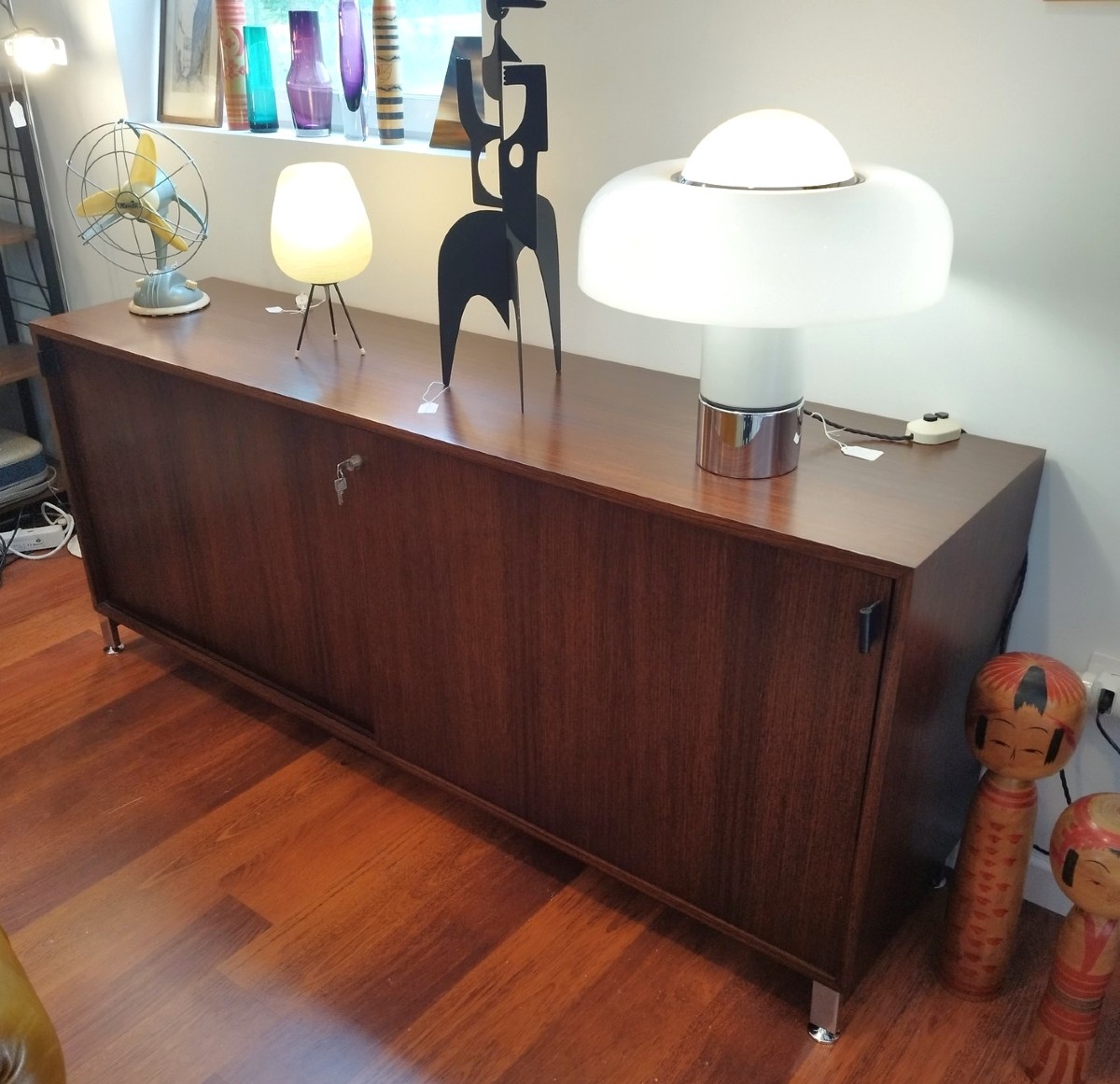 Florence Knoll Sideboard In Rosewood With Leather Handles