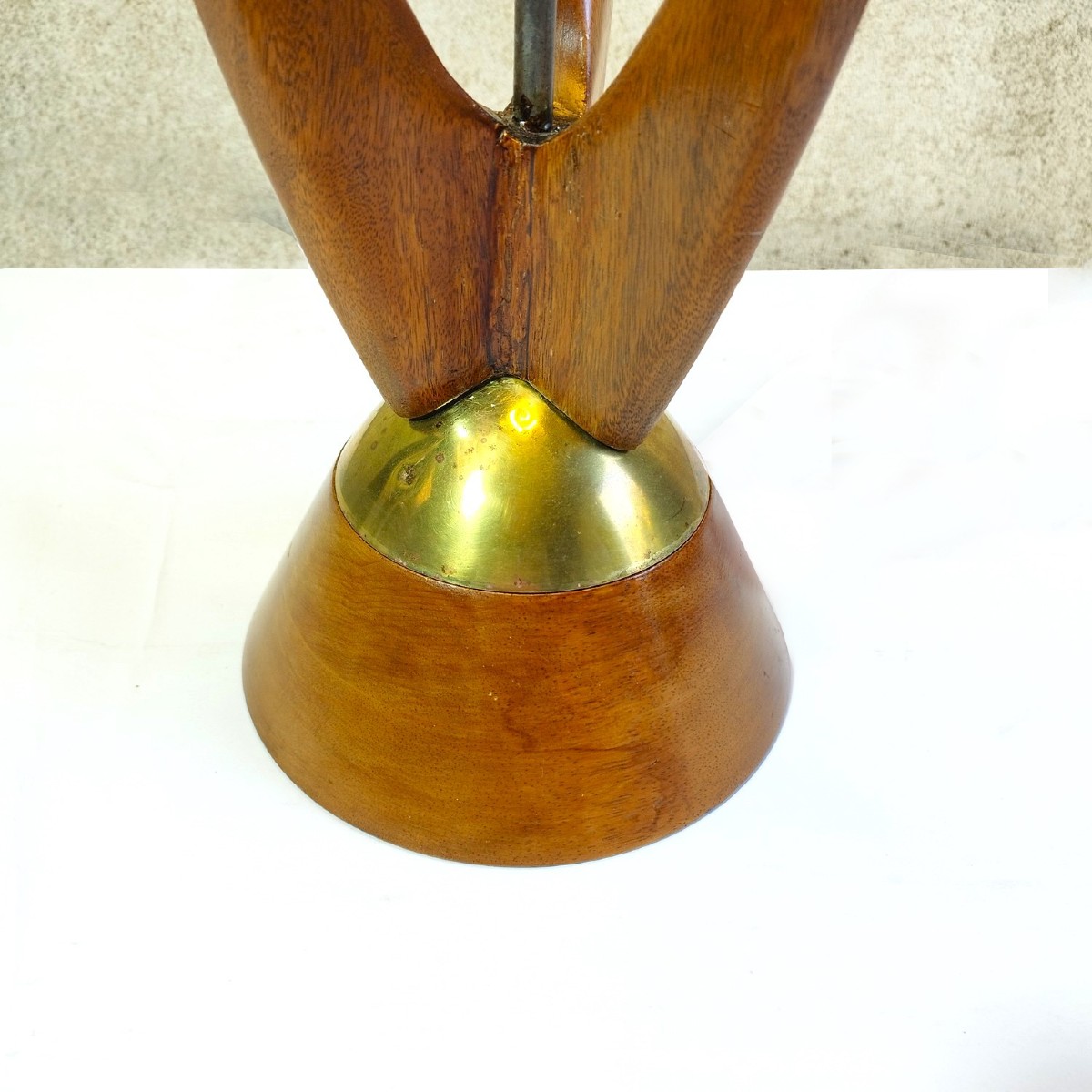 Sculptural Walnut Lamp By Modeline, Usa, 1960-photo-4