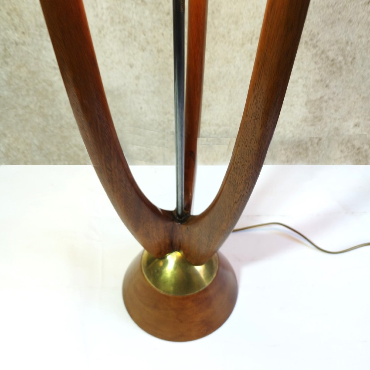 Sculptural Walnut Lamp By Modeline, Usa, 1960-photo-1