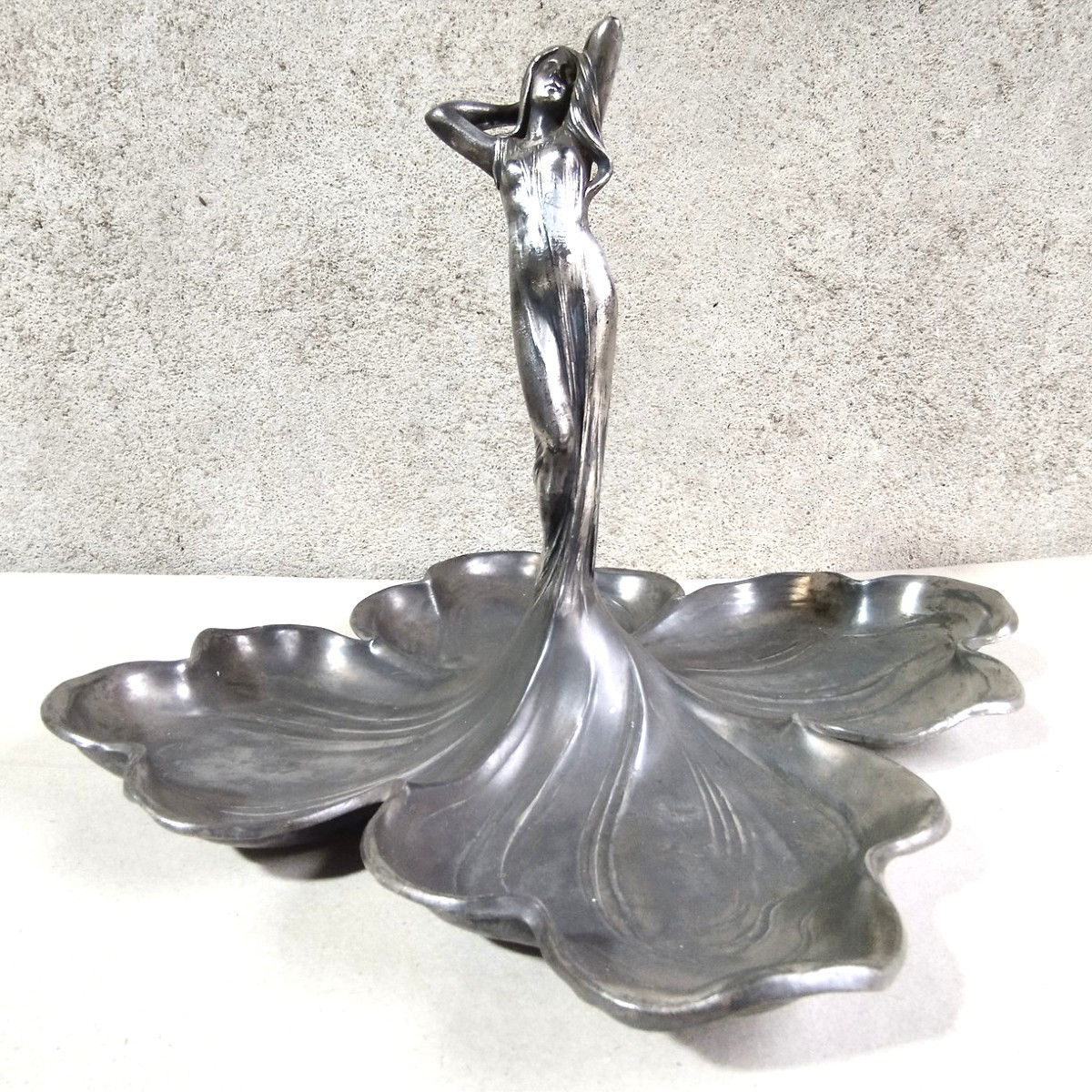 Coupe à fruits en métal argenté WMF Art-Nouveau