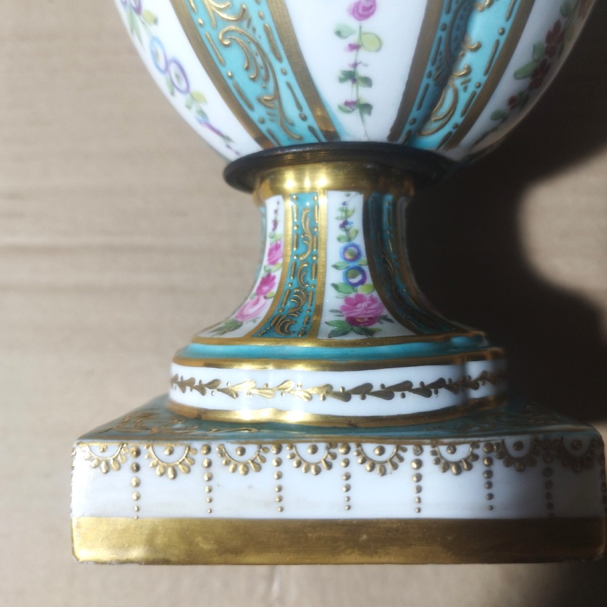 Paire de vases en porcelaine, XXème siècle-photo-4