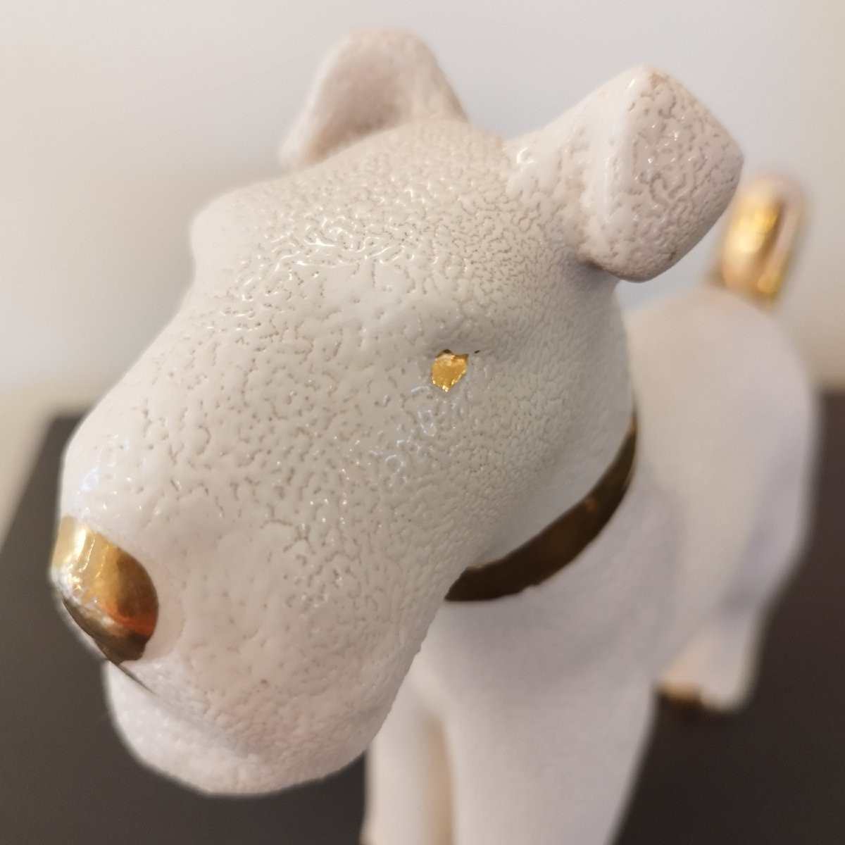 Large Art Deco Fox Terrier In Crisp Earthenware Enhanced With Gold, Attributed To Vinsare, Sèvres-photo-4