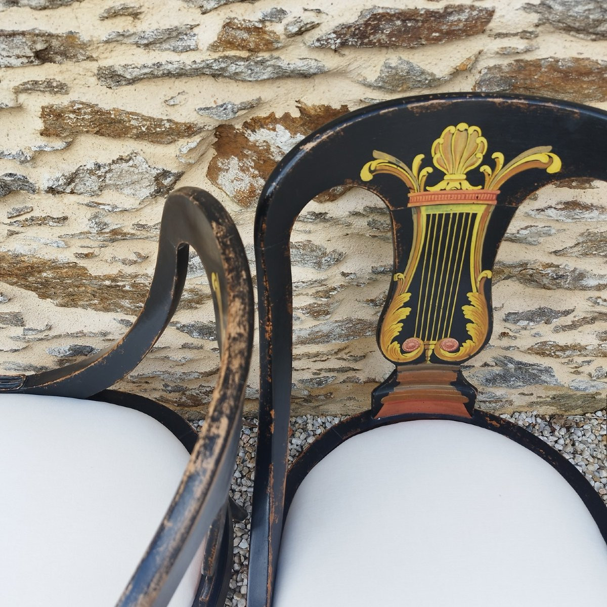 Paire de chaises gondoles peintes, Hollywood Regency, XXème siècle-photo-1