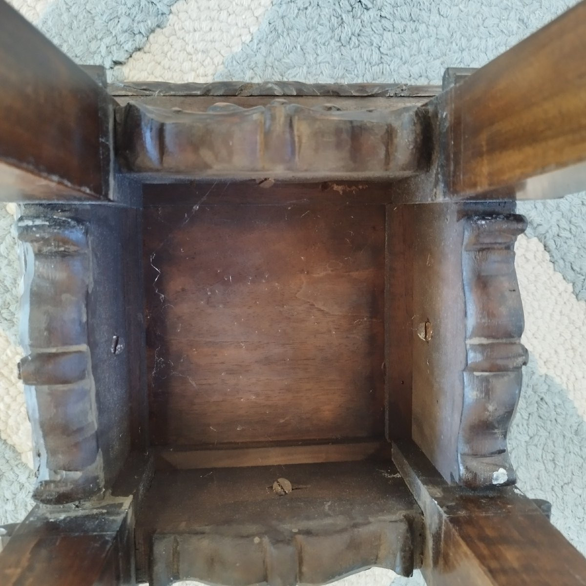 Sellette en noyer sculptée, style Renaissance-photo-4